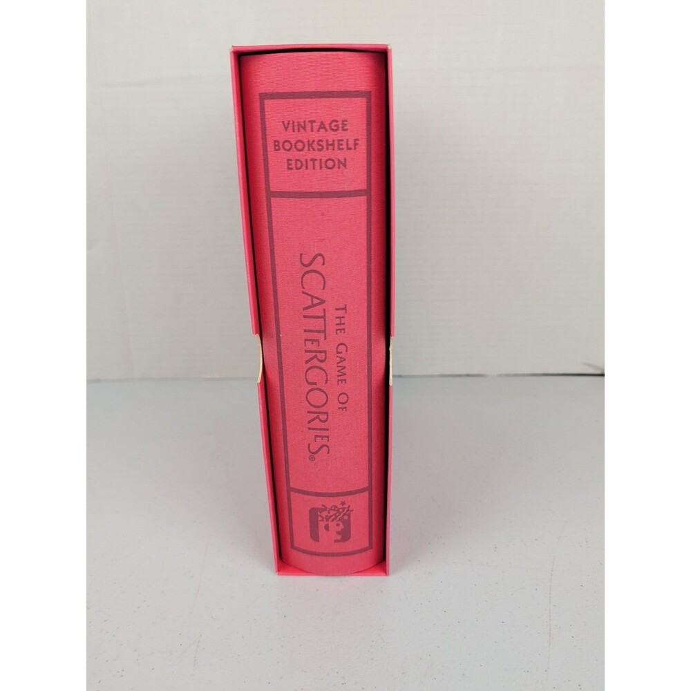 Scattergories Vintage Bookshelf Edition Ages Adult 2-4 Players Complete